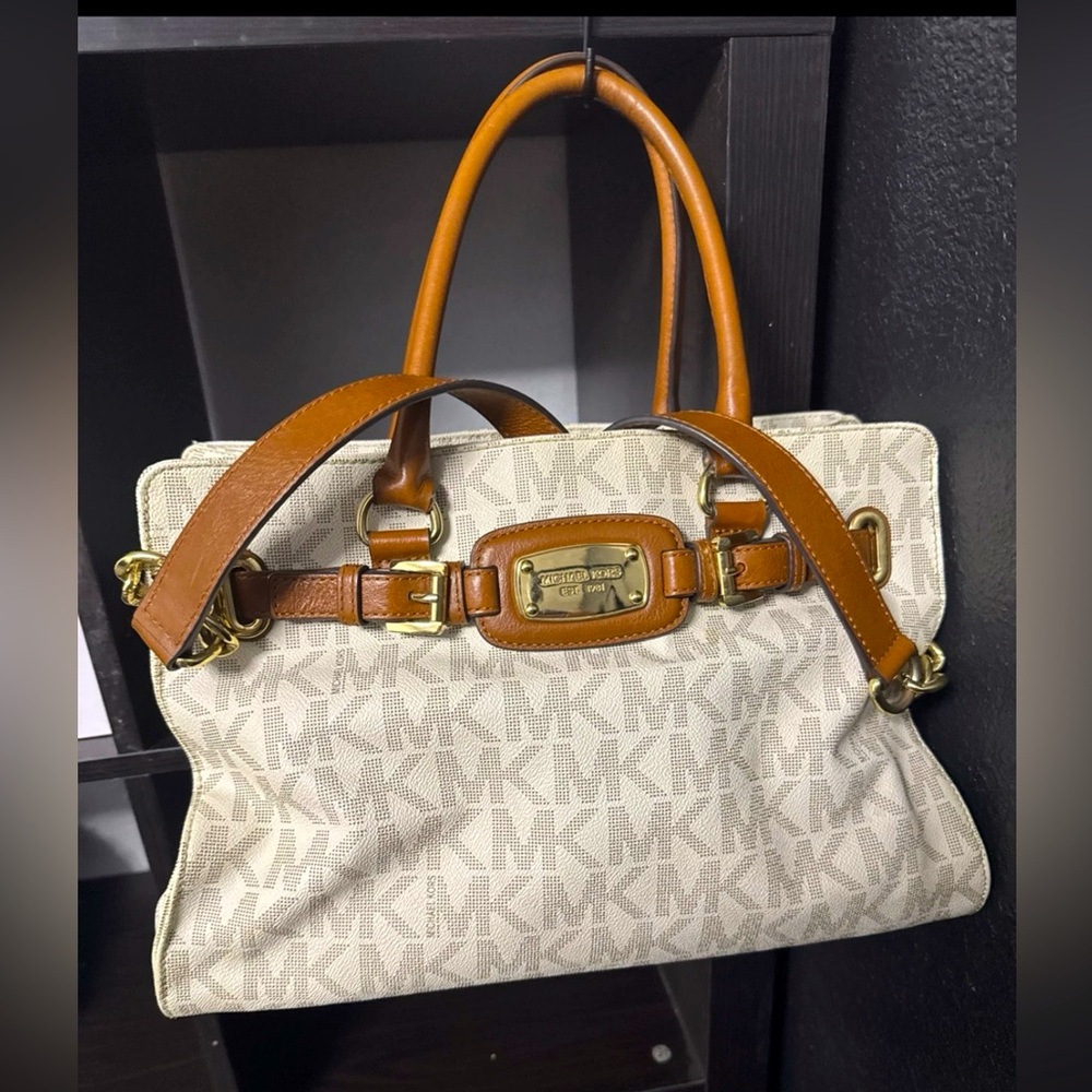 Michael Kors Hamilton Large Signature East West Tote Vanilla & Acorn